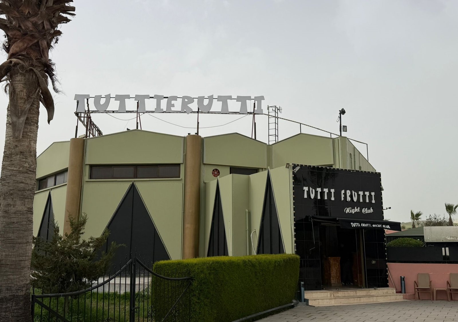 tutti frutti night club